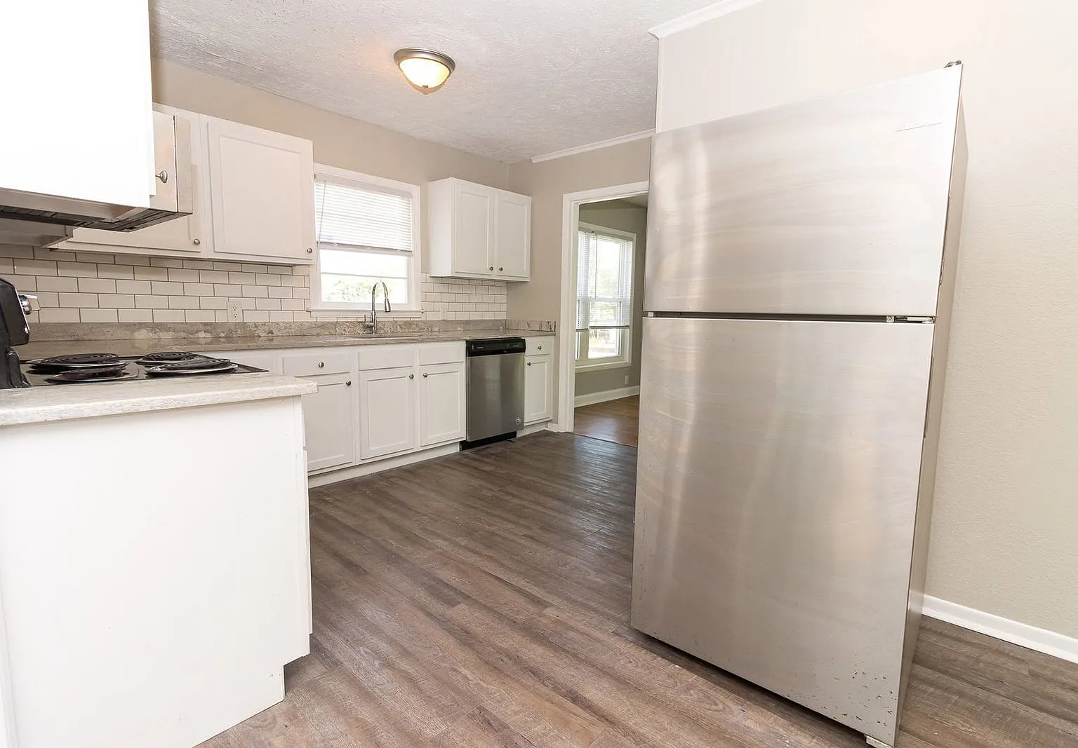 3 bed, 1.5 bath, 1512 sqft, $1,845 — Photo 4