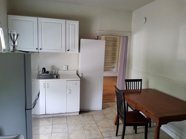 4 N Main St #A