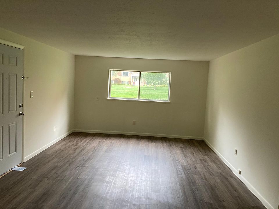 1st image of 21037 Southbend Cir