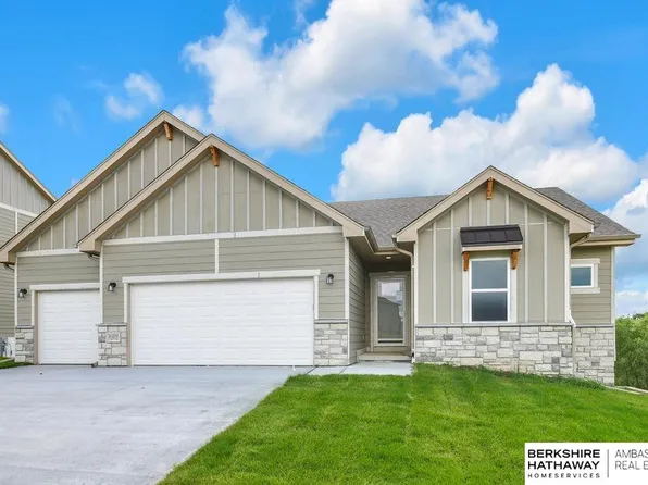 10202 S 110th Ave, Papillion, NE 68046