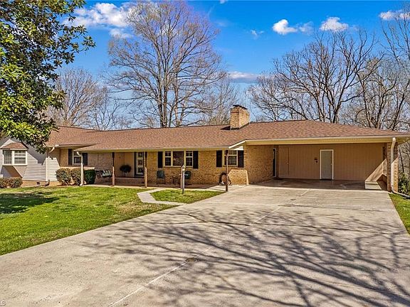 4th image of 5075 Lakeview Dr