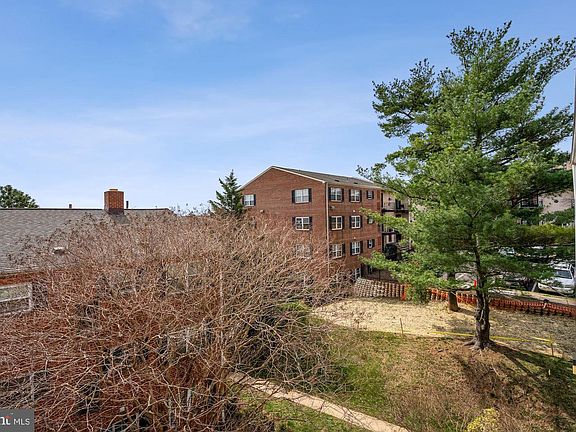 4th image of 432 N Armistead St APT 303