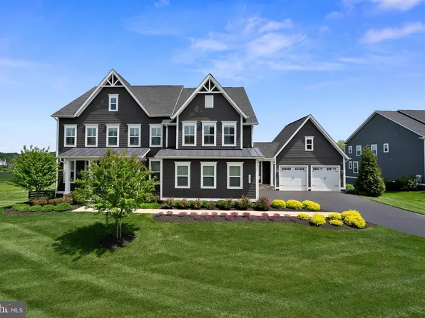 25844 Cameron Walk Pl, Aldie, VA 20105