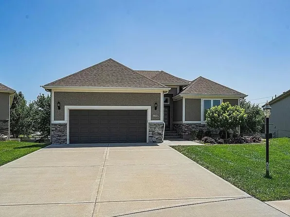 3344 SW Jessie Ln, Lees Summit, MO 64082