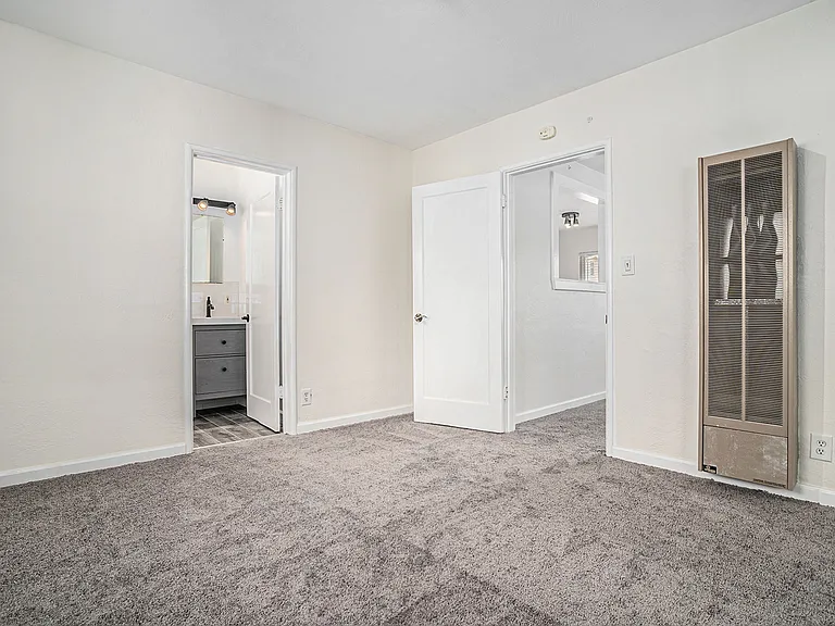 650 Alcatraz Ave #G — Photo 7