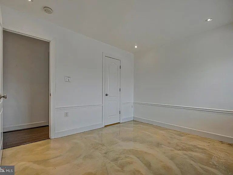 6302 Hil Mar Dr #6-2 — Photo 18