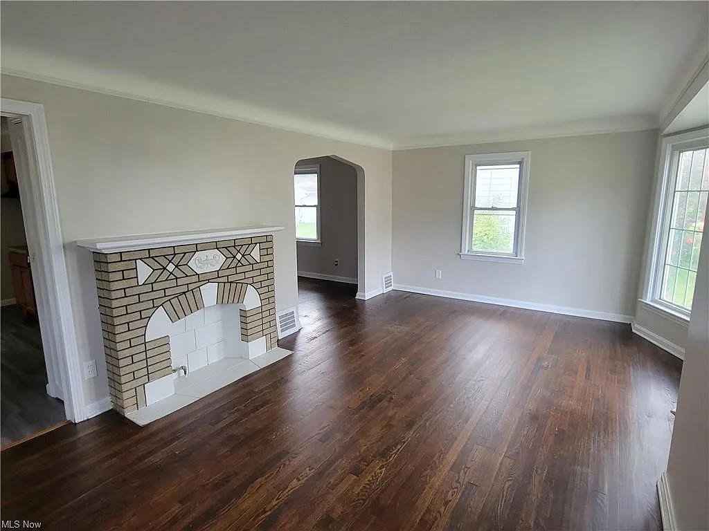 3 bed, 1196 sqft, $1,450 — Photo 2