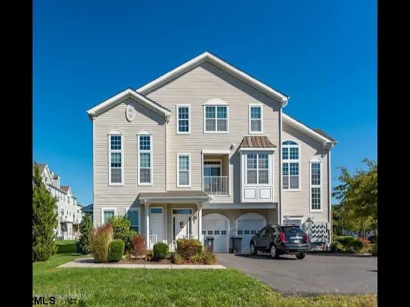 31 Farrah Dr #31, Manahawkin, NJ 08050