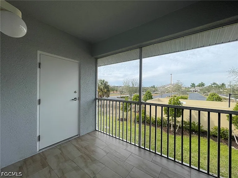 8555 Bernwood Cove Loop #112 — Photo 25