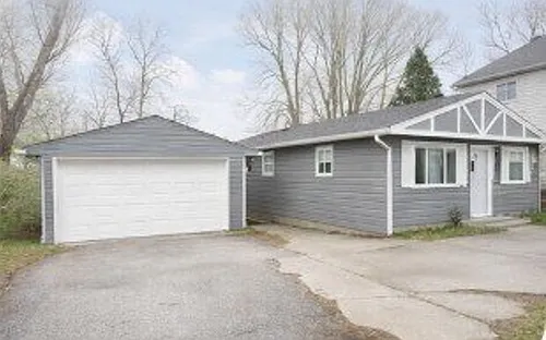 533 Lynn St Photo 1