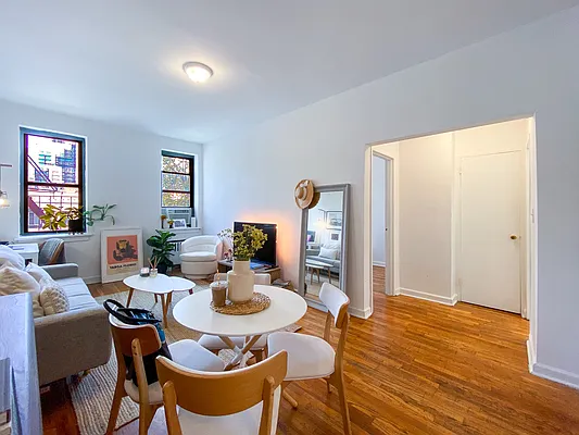 Rented by City Connections Realty | media 1