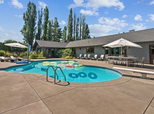 17900 Crestline Dr, Lake Oswego, OR 97034