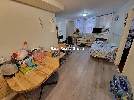 1 bed, 1.0 bath, $1,275 — Photo 2