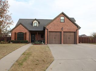 1202 Nortman Dr, Gainesville, TX 76240