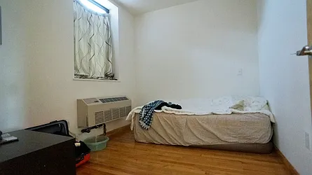 Rented by R New York