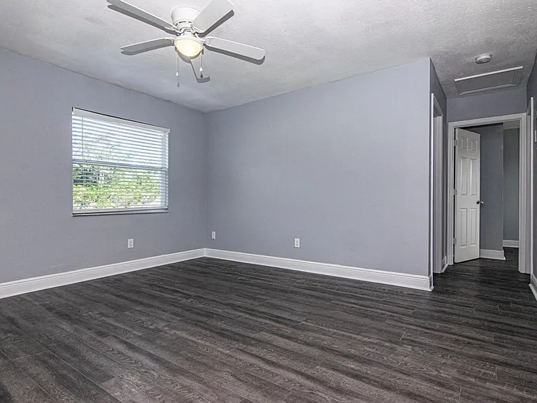 107 Karde Ln #E — Photo 2