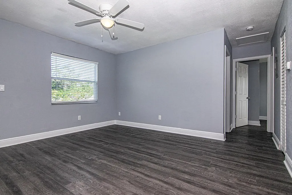 Building Photo - 107 Karde Ln #E