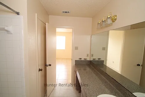 2804 Derby Dr Photo 1