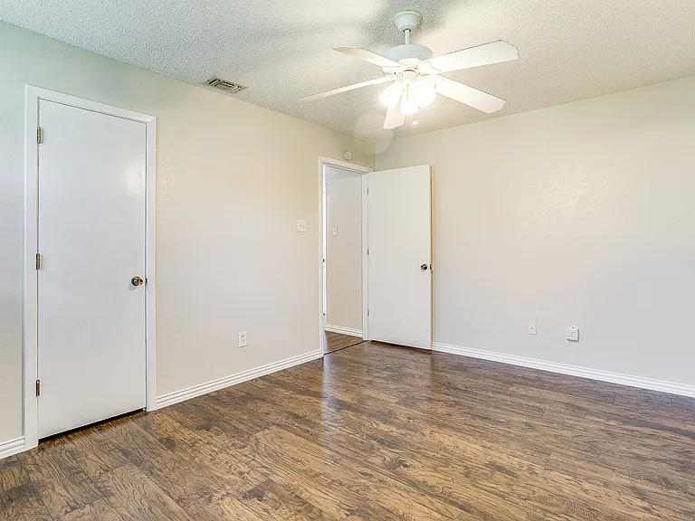 1104 Sproles Dr — Photo 24
