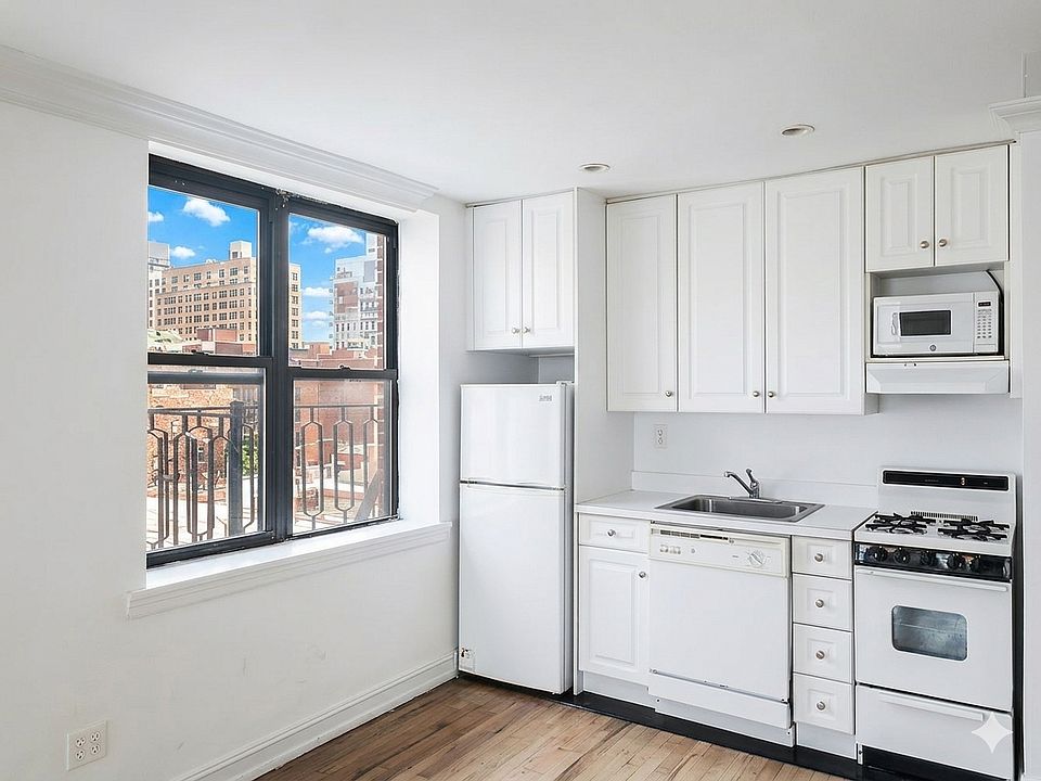 2nd image of 238 E 36th St APT 4f