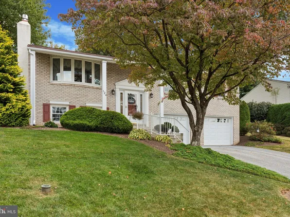 124 Sunset Ln, Boyertown, PA 19512