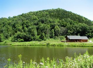 1060 Misty Ln, Harpers Ferry, IA 52146