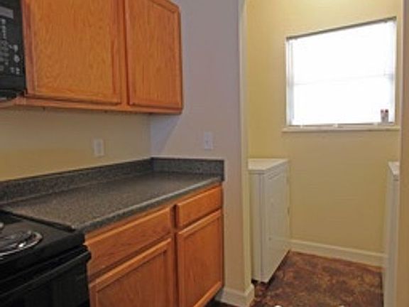 2nd image of 409 N 39th Ave #69