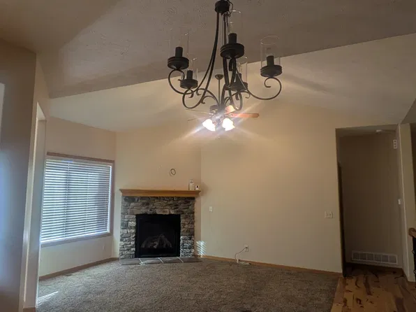5419 Taggart Cir, Council Bluffs, IA 51503