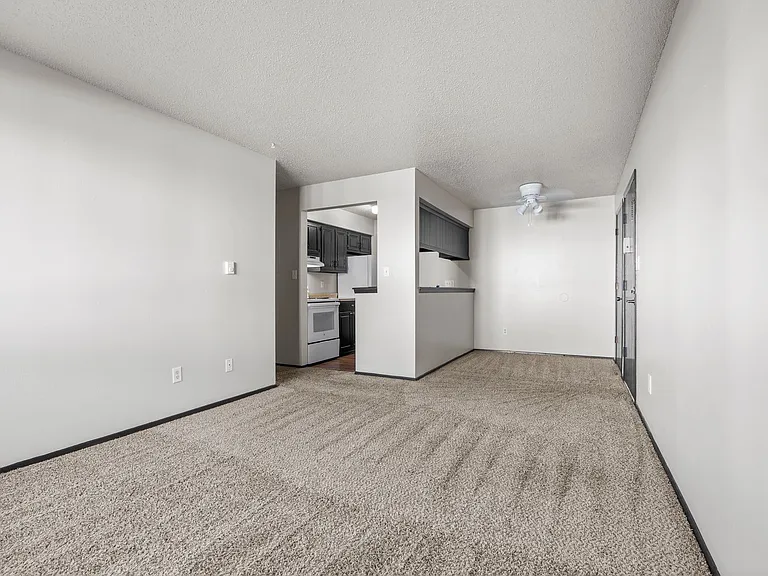Perry Pointe Place — Photo 1