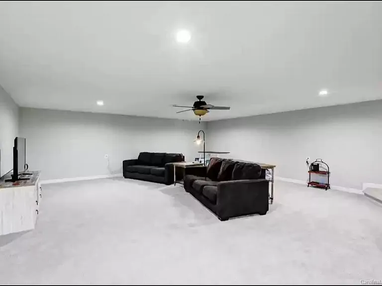 6702 Emerald Isle Dr — Photo 26