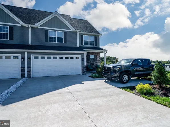 125 Sunglo Dr, Leesport, PA 19533