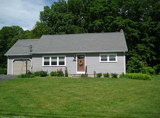 148 Pompeo Rd, North Grosvenordale, CT 06255