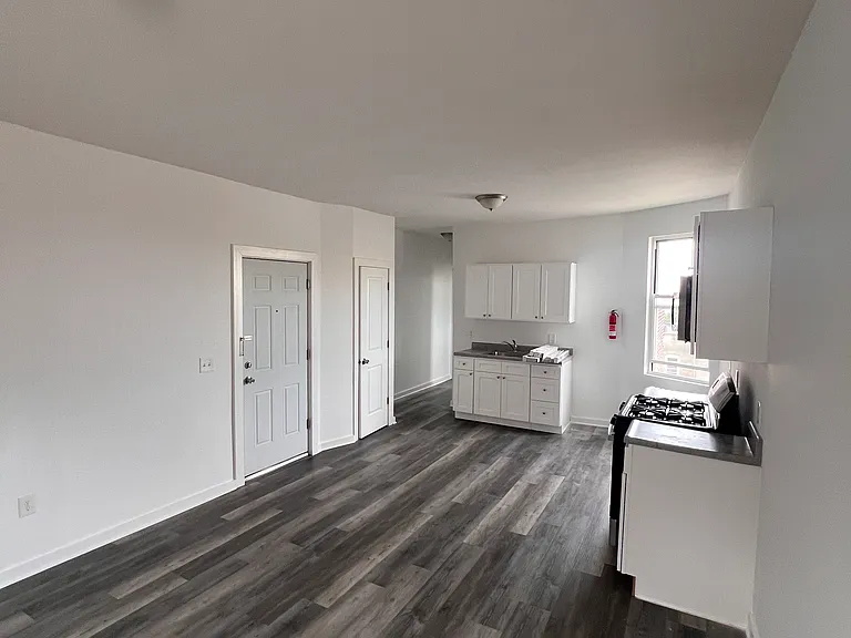 447 64th St #8 — Photo 2