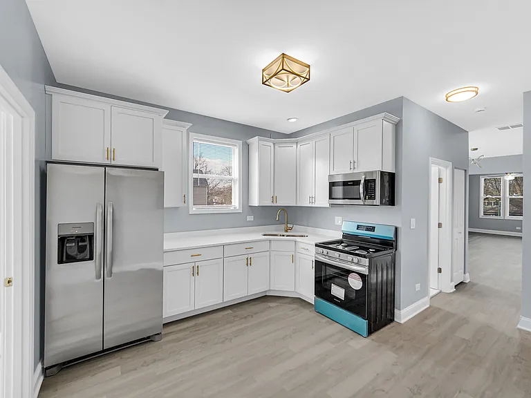 5211 S Bishop St #2 — Photo 4