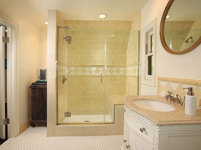2050 Laurel Canyon Blvd — Photo 20