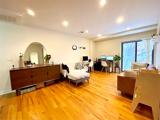 Rented by Compass | media 12