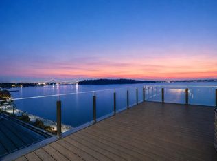 2090 Argyle Ave #602, West Vancouver, BC V7V 4R4