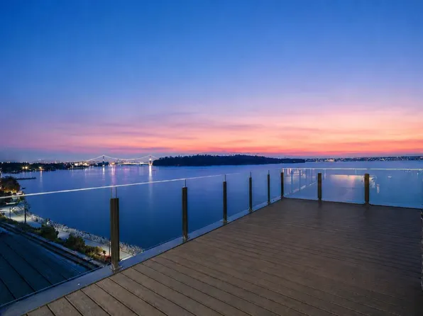 2090 Argyle Ave #602, West Vancouver, BC V7V 4R4