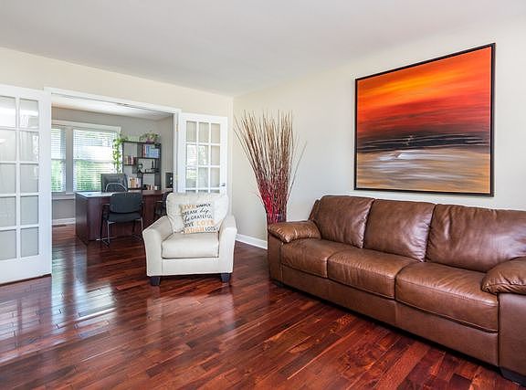 2nd image of 208 Longridge Dr