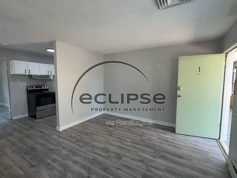 Summit View Apartments — Photo 123