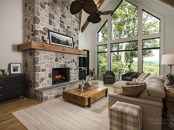 3rd image of 1236 Ninebark Road