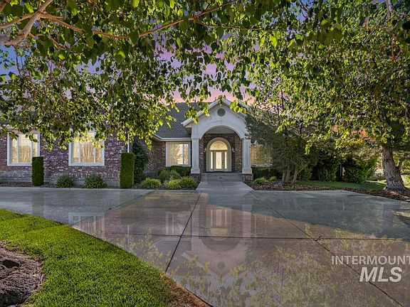 3rd image of 4098 Hidden Lakes Dr