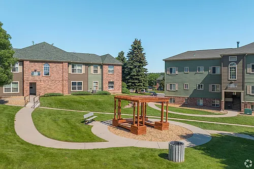 Creekside Place Apartments Photo 1