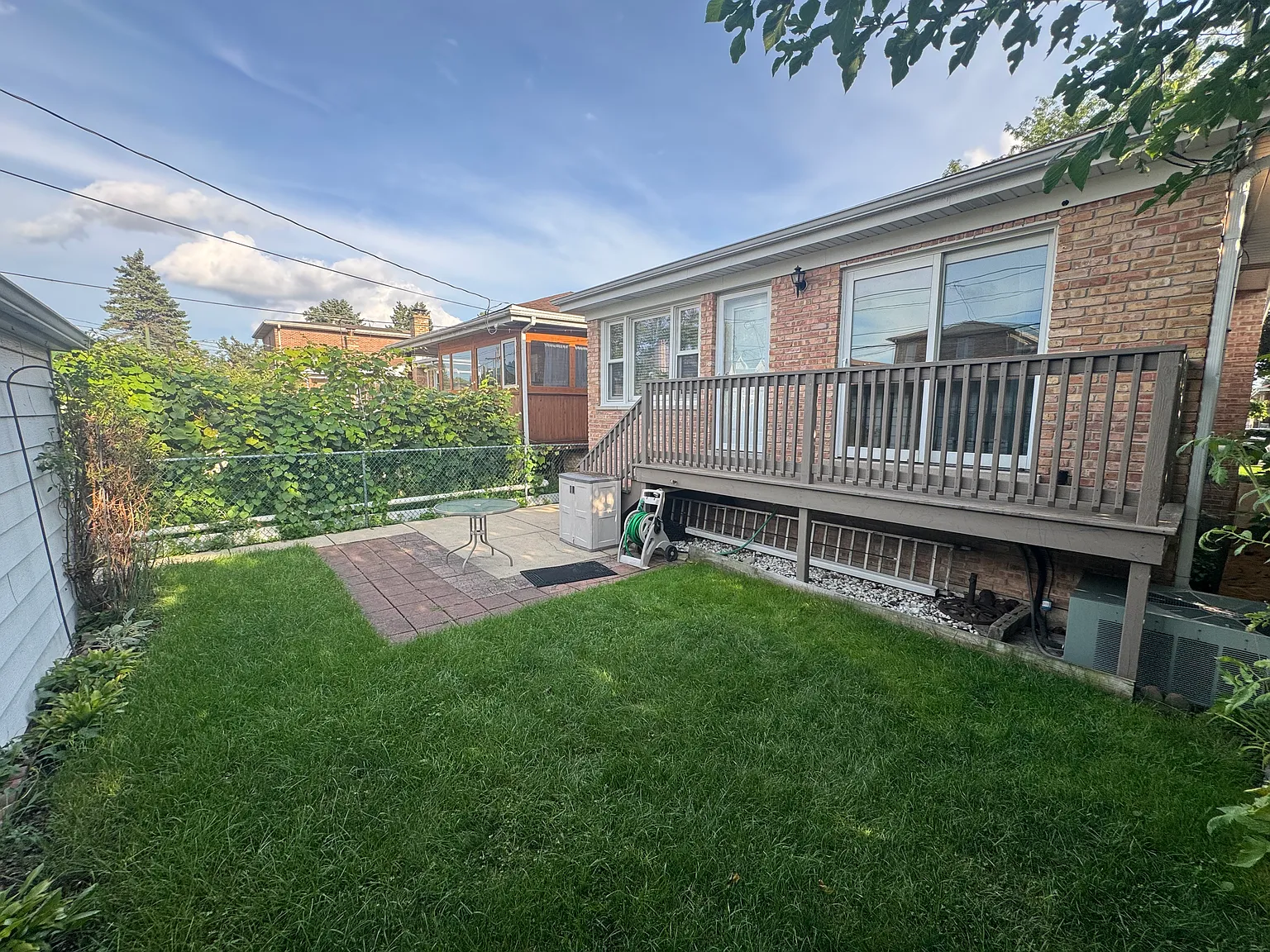 3 bed, 1350 sqft, $3,200 — Photo 3