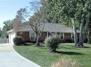 5625 W 201st St, Stilwell, KS 66085