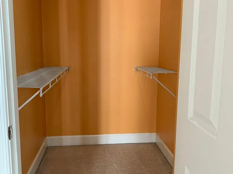 Master bedroom Walk-in Closet (Old Photo)