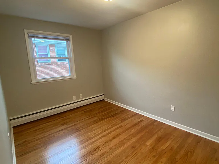 206 Oak St #1 — Photo 16