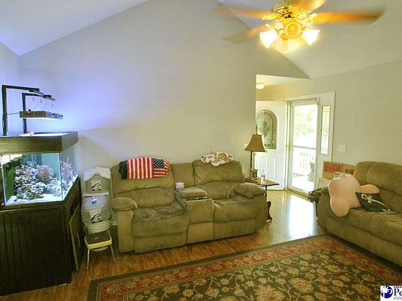 3rd image of 634 Garden Hills Dr