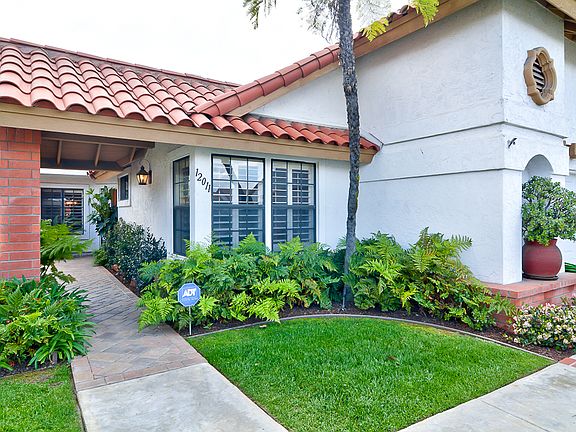 2nd image of 12011 Avenida Consentido