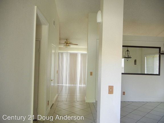 2nd image of 722 E Avenue K7